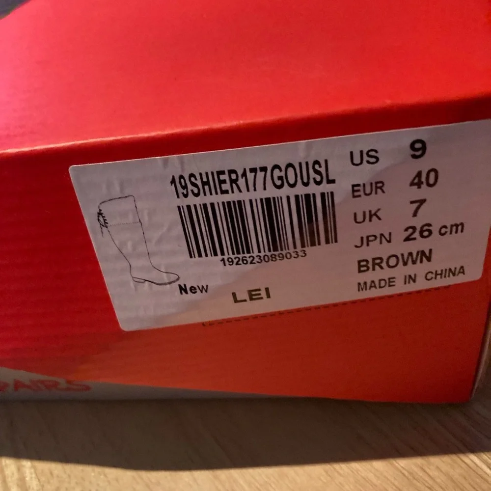 Brand New Never Worn Brown Knee High boots. Size 9 but fit is more like an 8 - Picture 4 of 4